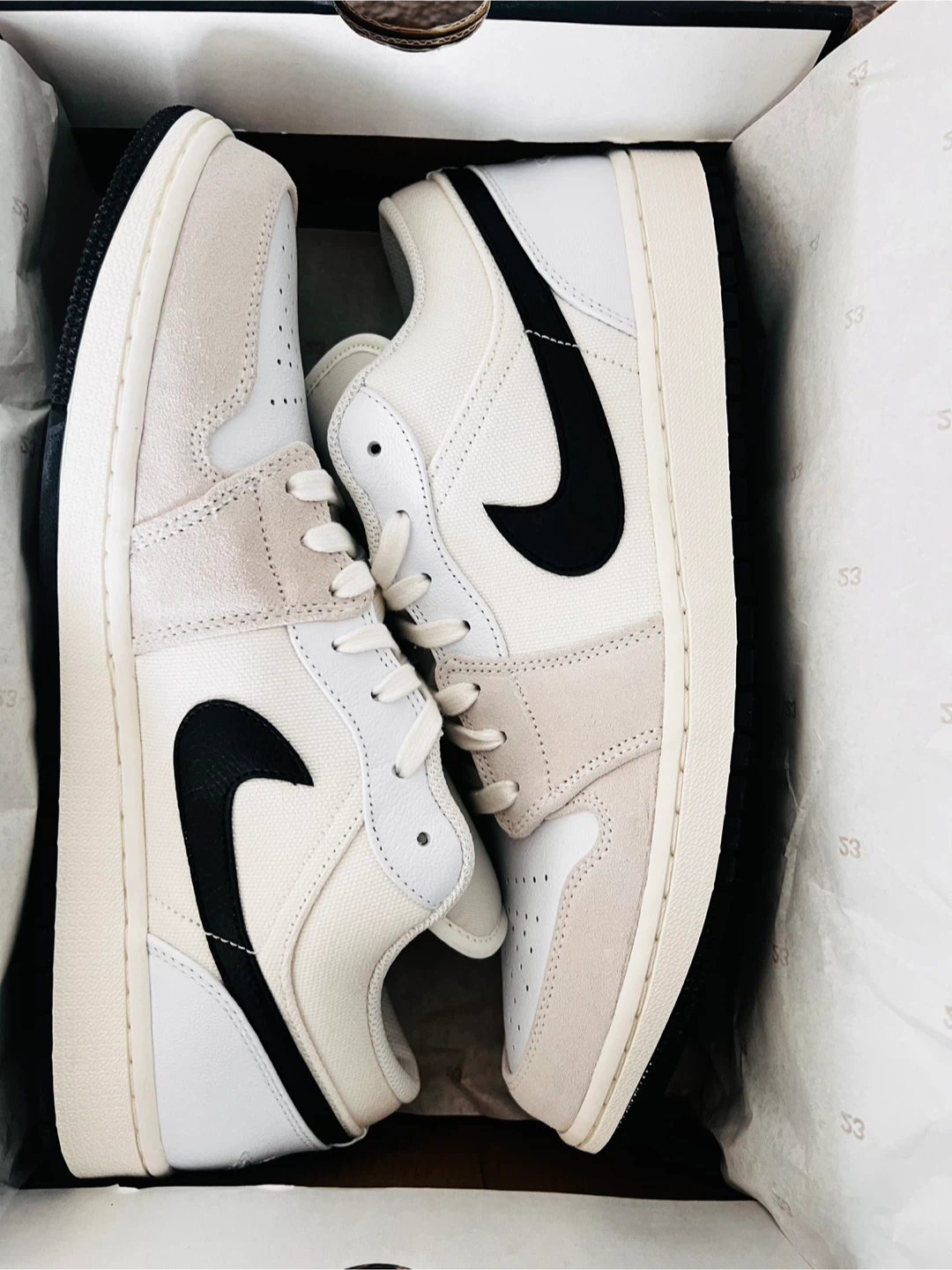Nike Air Jordan 1 Low PRM, Size 13 - photo 2