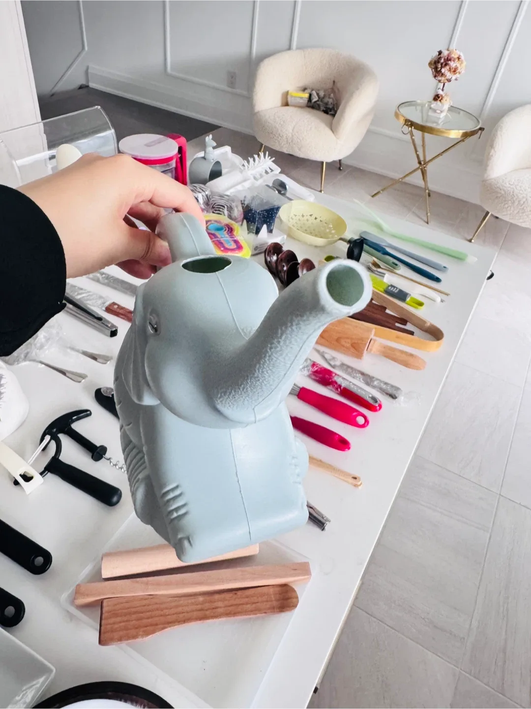 Elephant Watering Can - Cute Design! image indicator(2)