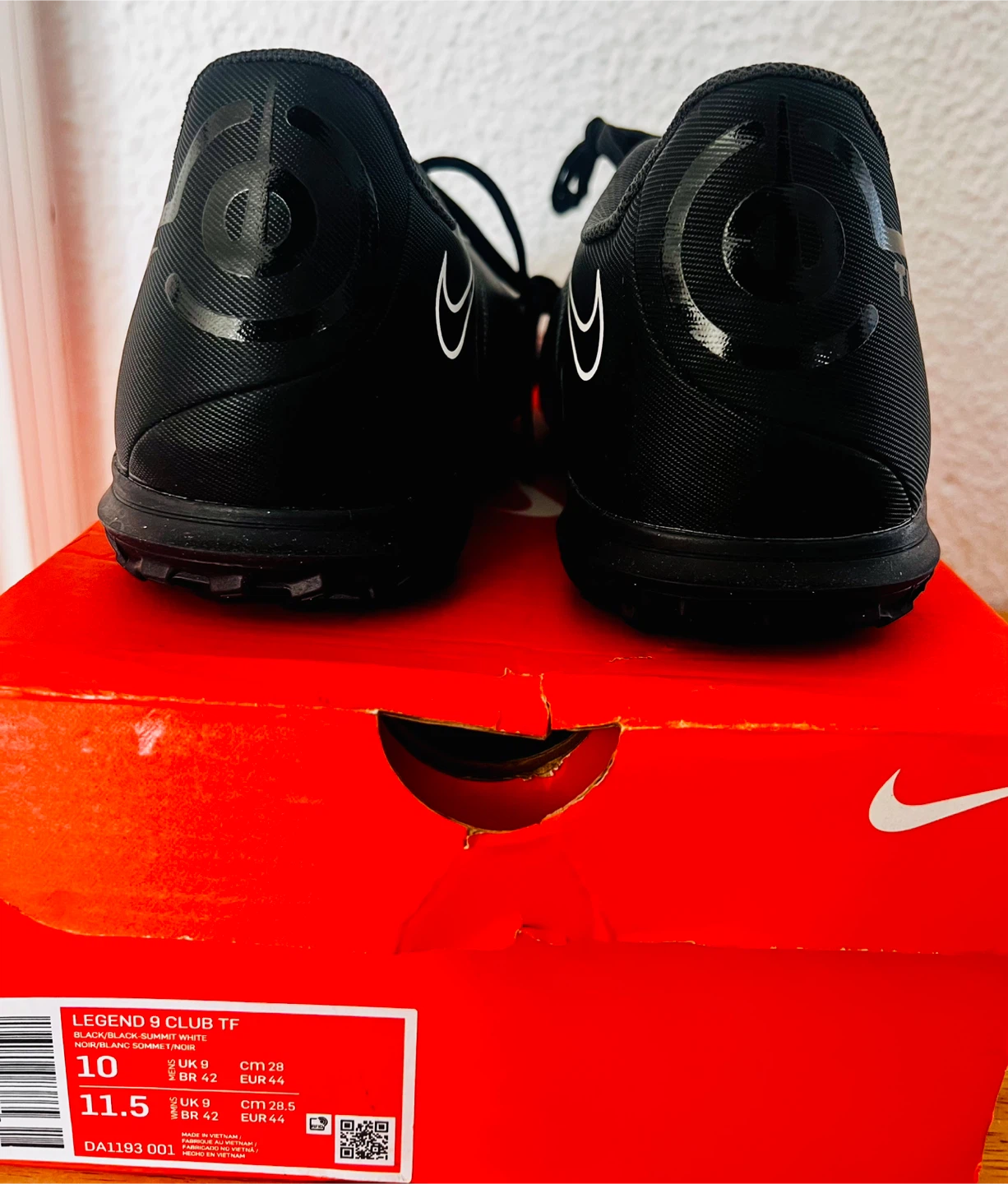 Nike Legend 9 Club TF Black Size 11.5 Soccer Shoes - photo 2