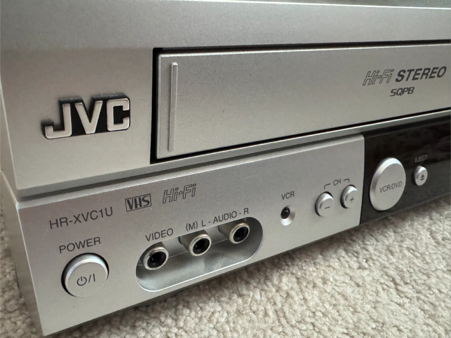 JVC SQPB HR-XVC1U Hi-Fi Stereo DVD/VCR Combo Player - photo 2