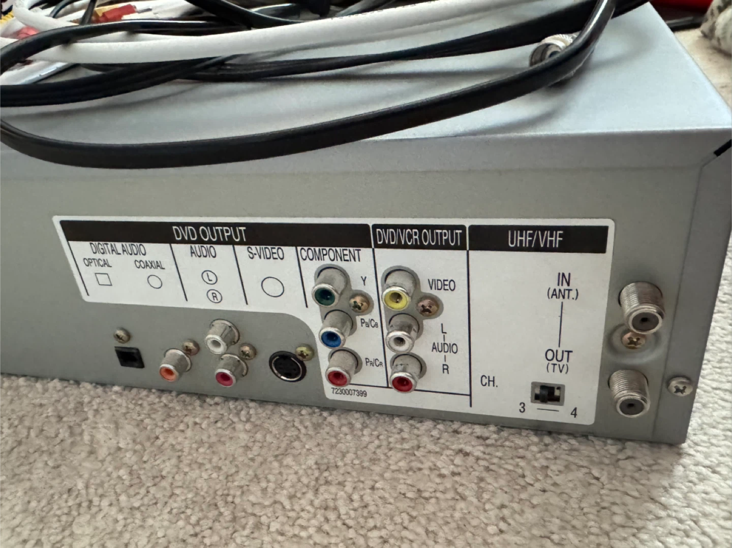 JVC SQPB HR-XVC1U Hi-Fi Stereo DVD/VCR Combo Player - photo 4