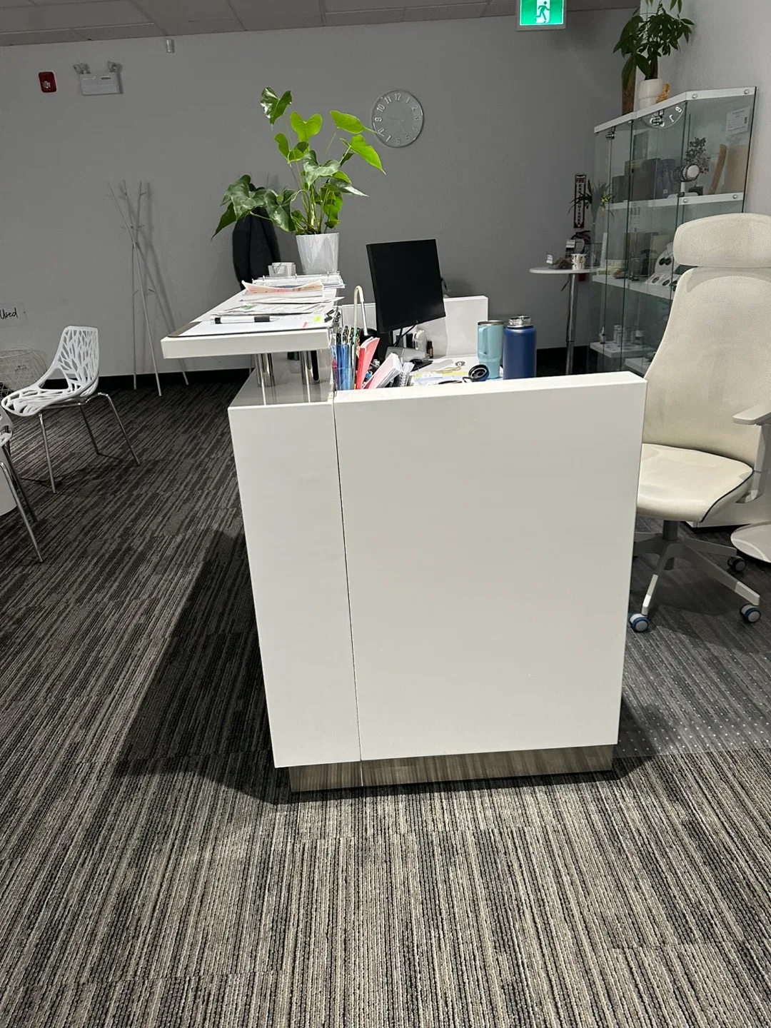 White Reception Desk - 72" x 45" image indicator(3)