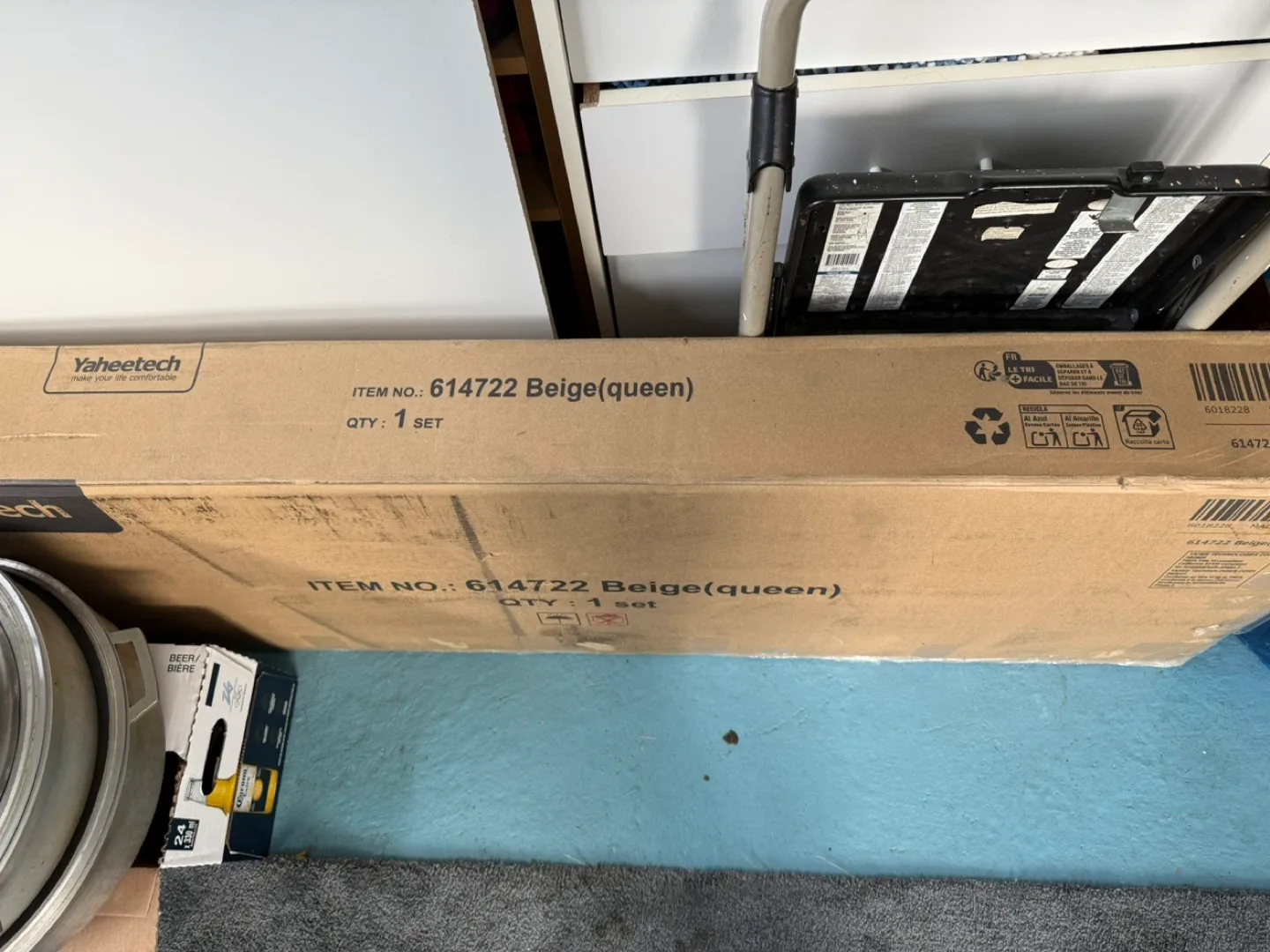 Yaheetech Beige Queen Bed Frame image indicator(2)