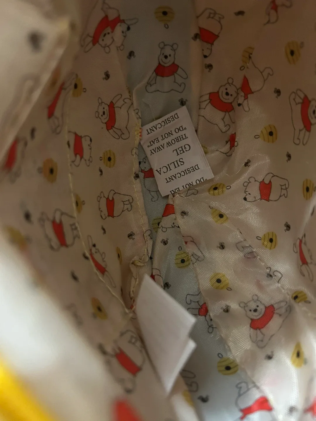 never used!! Winnie the Pooh Hunny Pot Crossbody Bag image indicator(6)