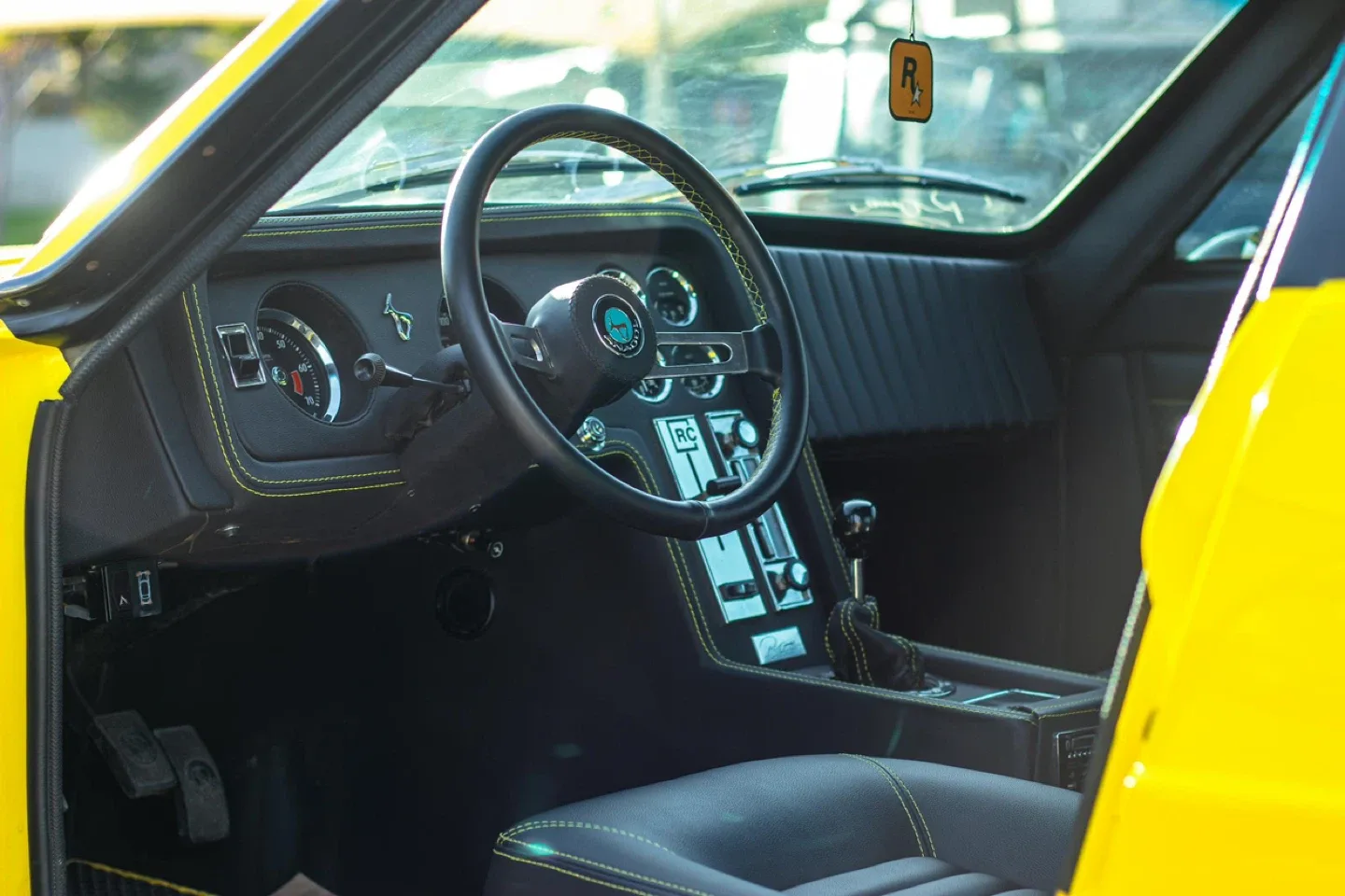 De Tomaso Pantera Interior