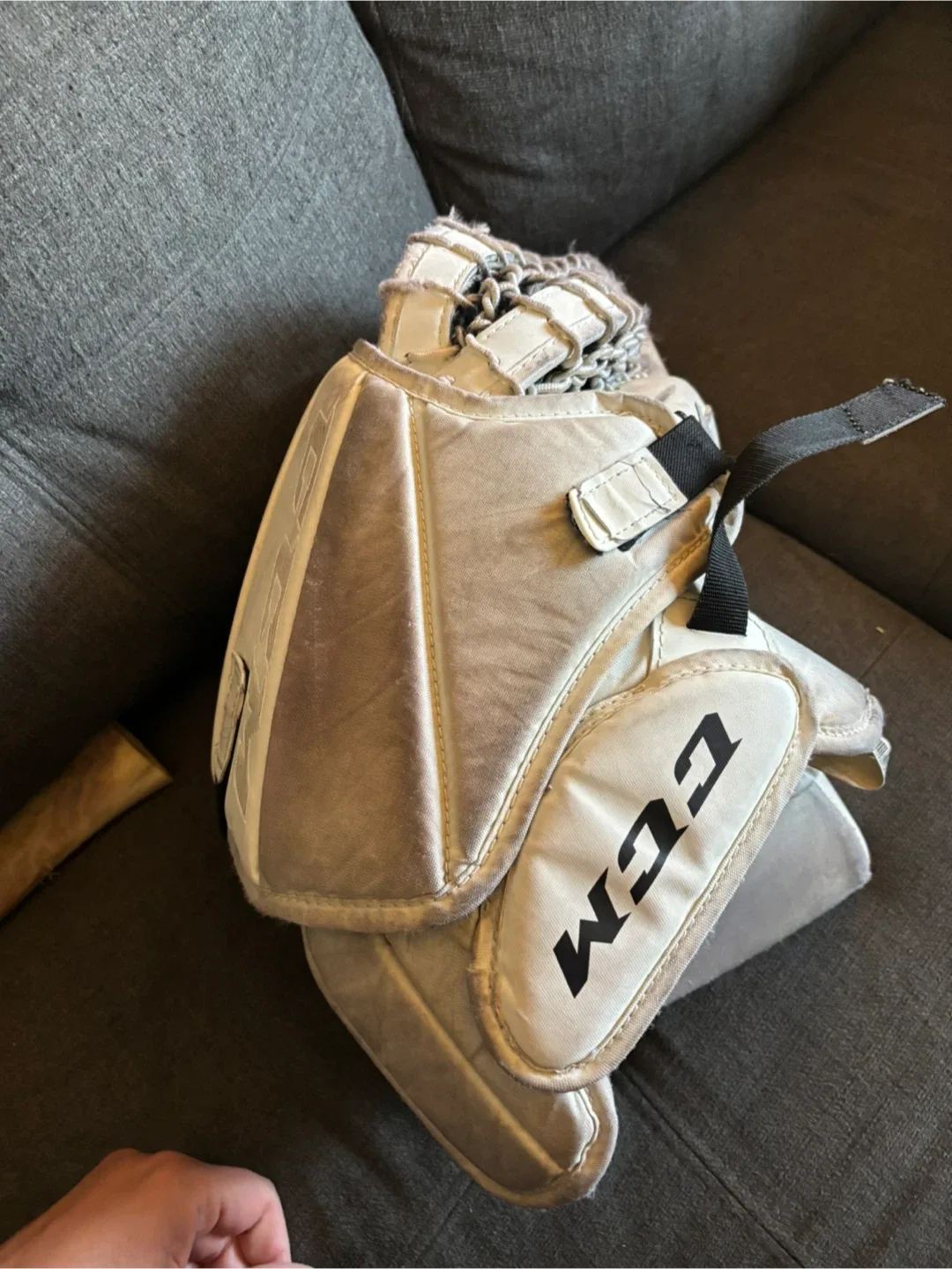 CCM EFlex 5.5 Hockey Glove image indicator(3)