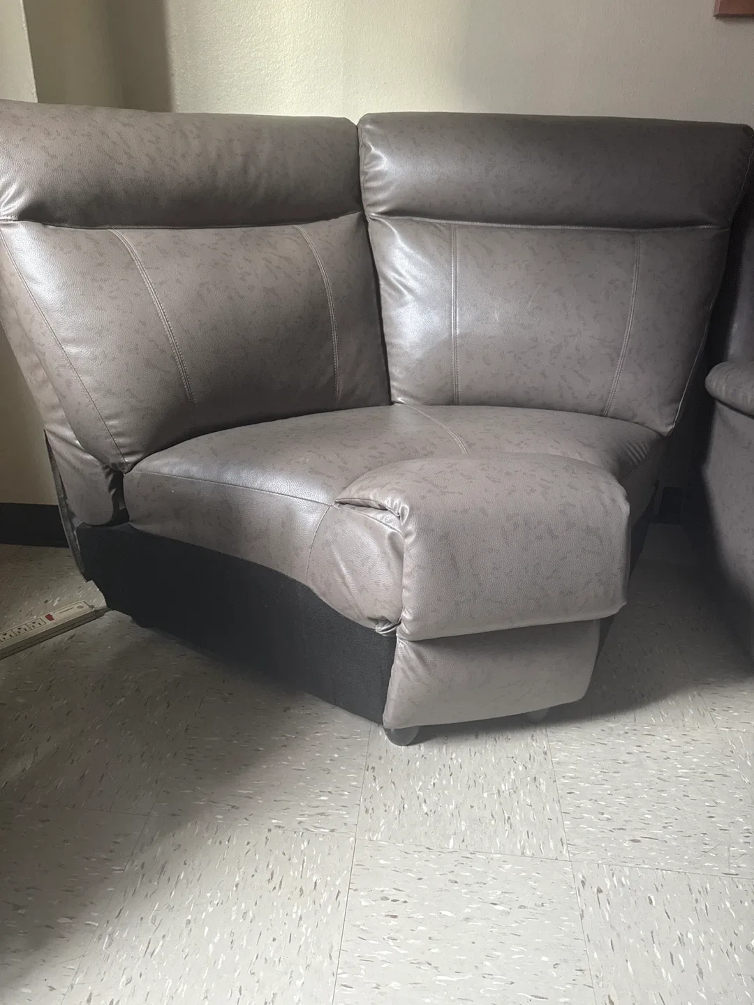 Leather Sectional Sofa - Brown image indicator(7)