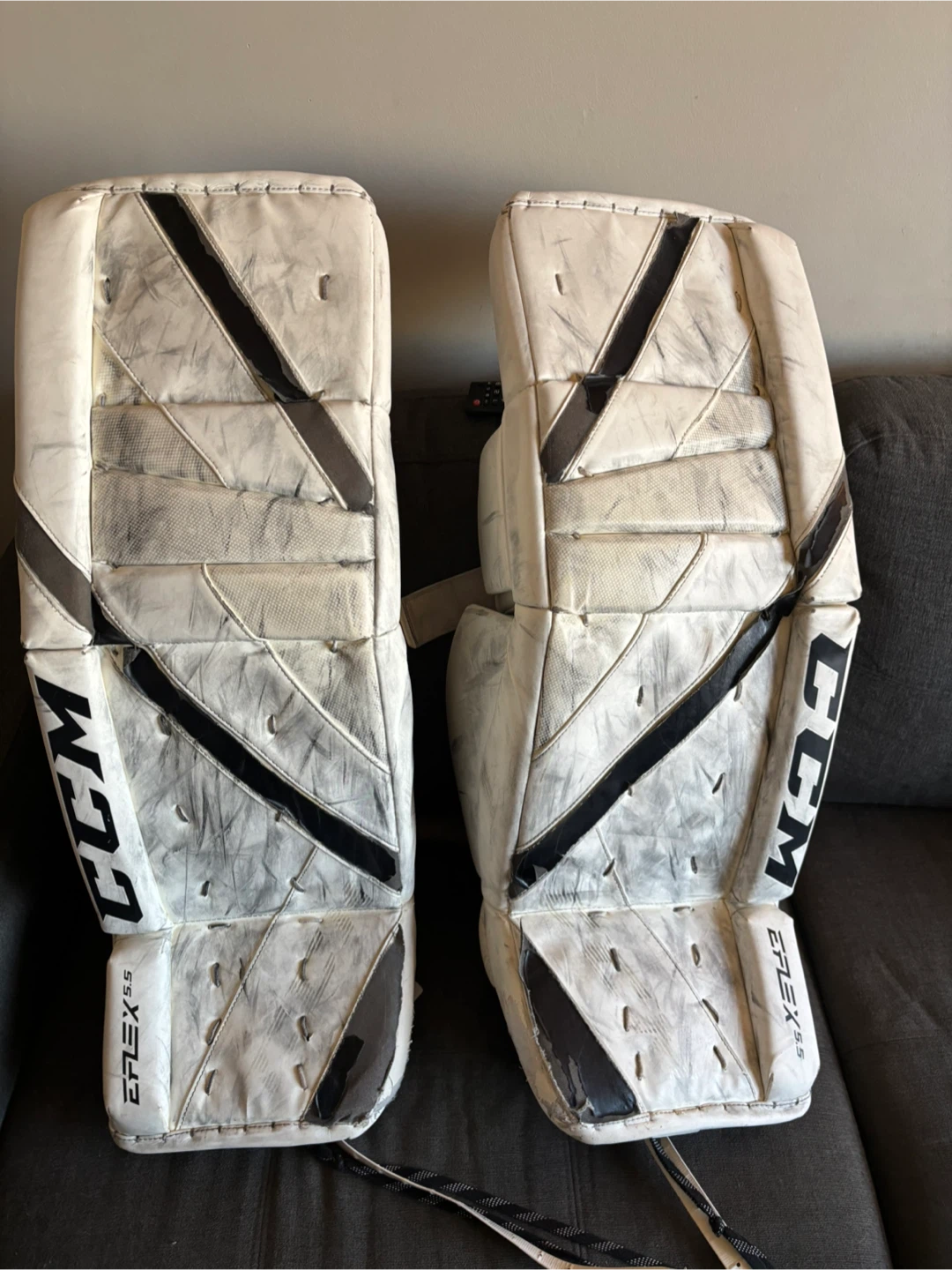 CCM EFlex 5.5 Goalie Leg Pads - Size 33+1