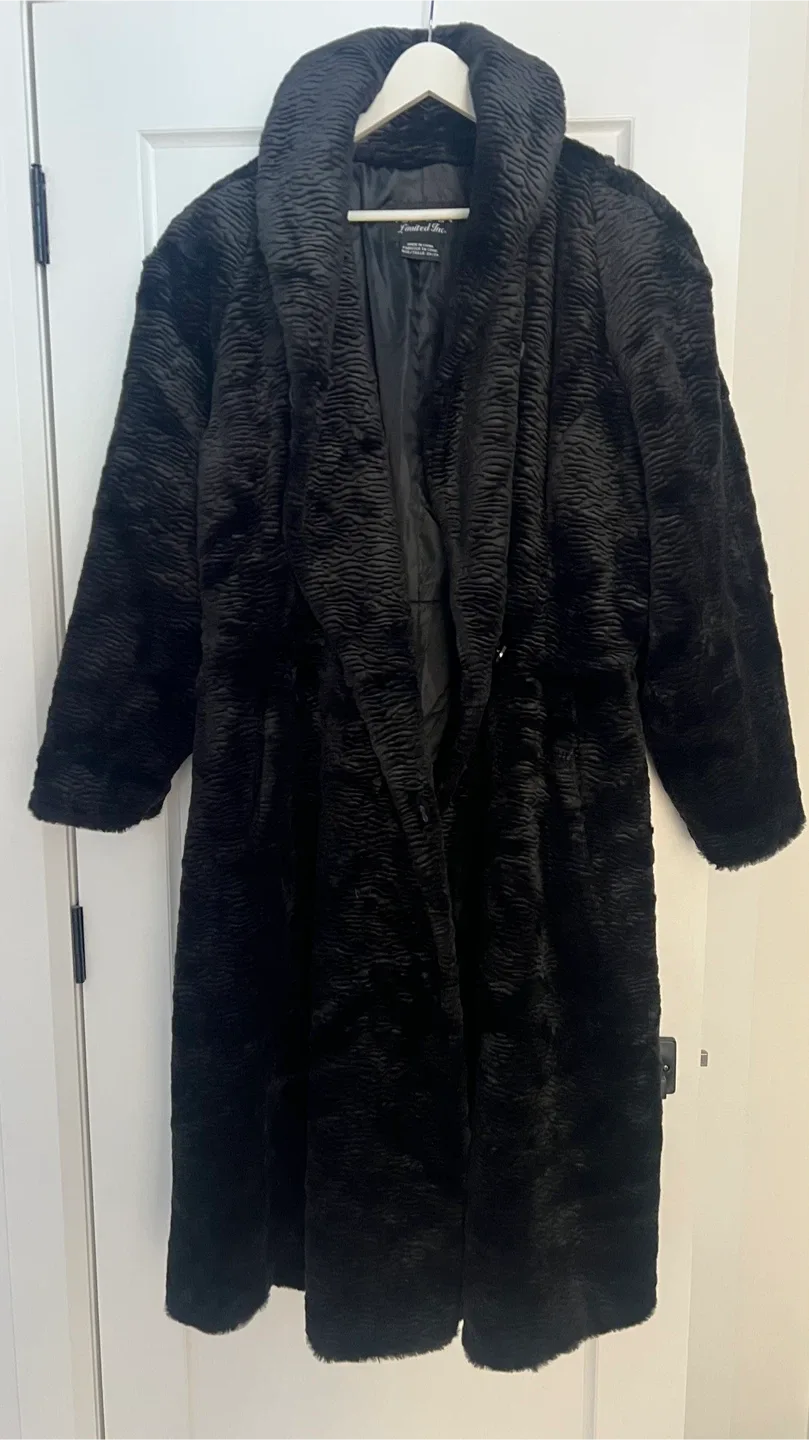 Vintage Olympia Furs Black Coat image indicator(2)