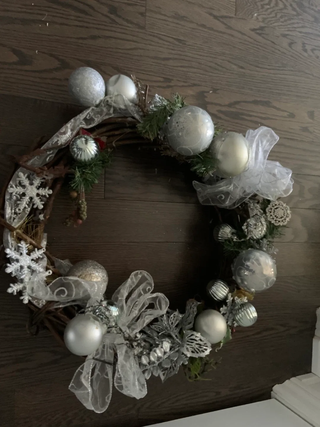 Christmas Wreaths - Silver & Red