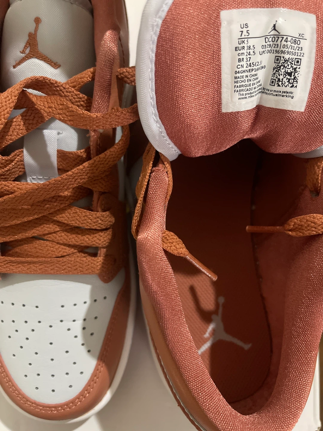 Nike Air Jordan 1 Low SE, Size 7.5 US
