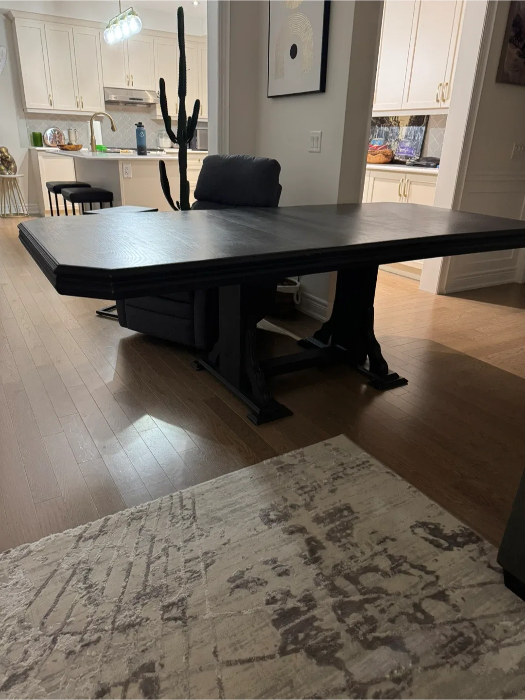 Kitchen/Dining Table image indicator(6)