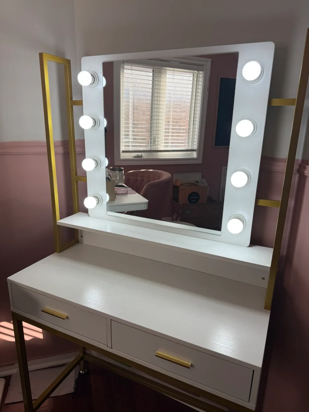 Vanity Makeup Table with Lighted Mirror image indicator(2)
