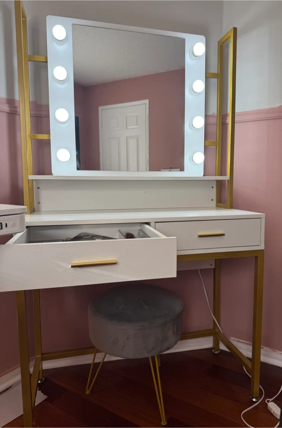 Vanity Makeup Table with Lighted Mirror image indicator(4)