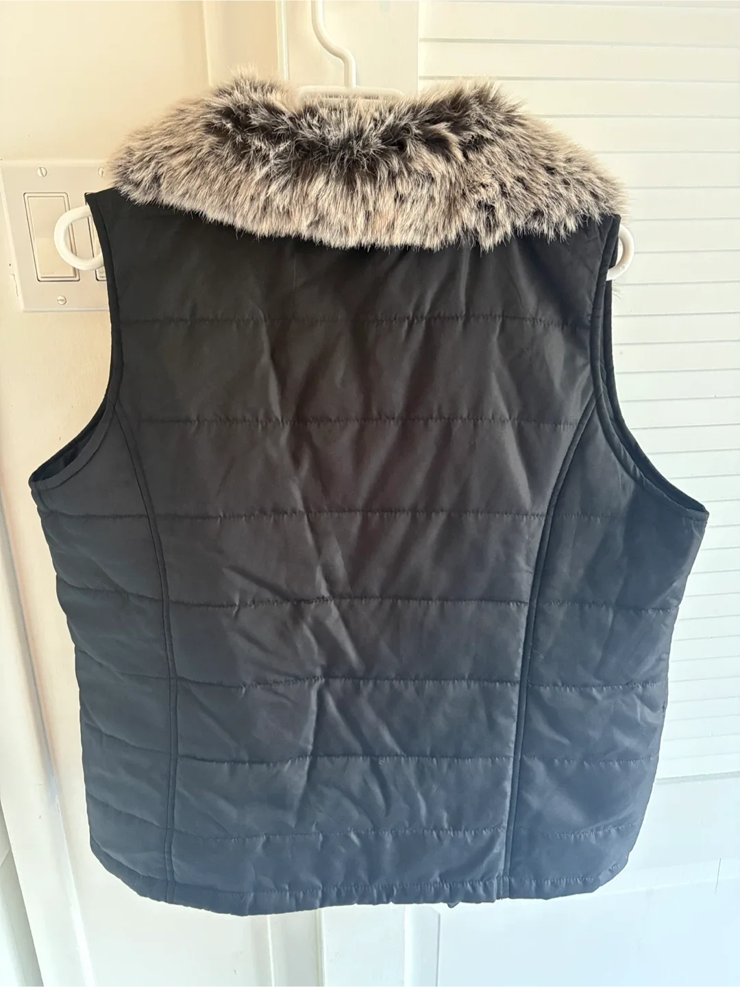 Princess Cruises Black Faux Fur Vest Size Large image indicator(3)