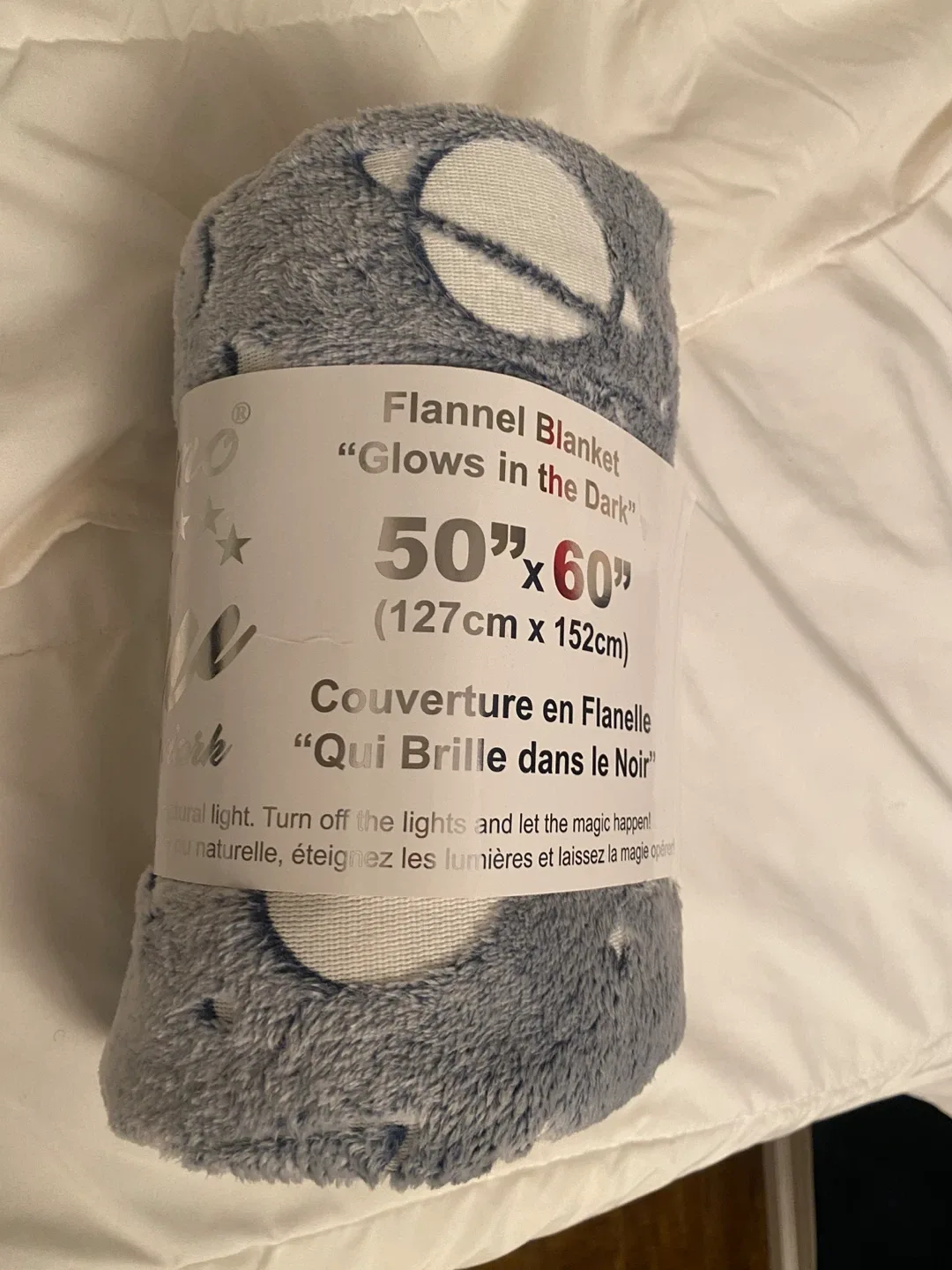 Glow in the Dark Flannel Blanket 50" x 60" image indicator(2)