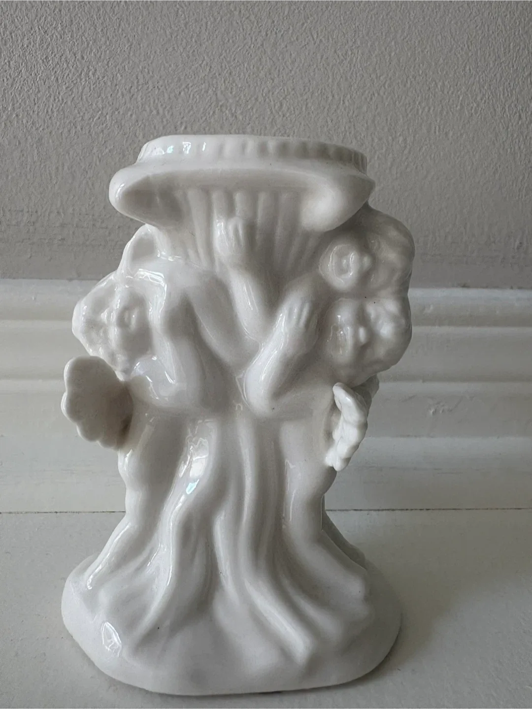 White Ceramic Cherub Candle Holder image indicator(2)