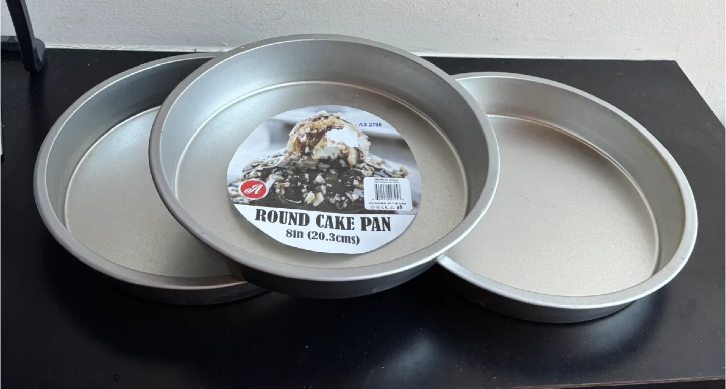 8” Round Cake Pans (Set of 3) image indicator(3)