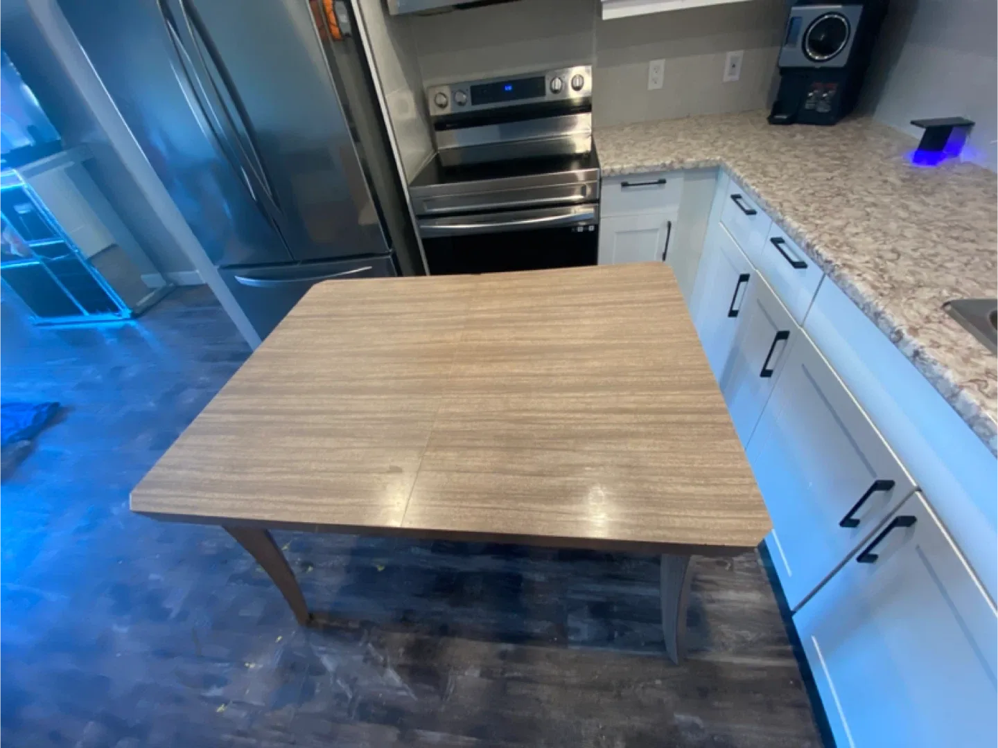 3.5ft by 4ft Dining Table image indicator(3)