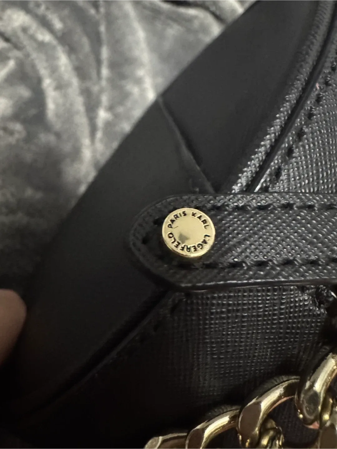 Karl Lagerfeld Paris Black Round Crossbody Bag image indicator(2)