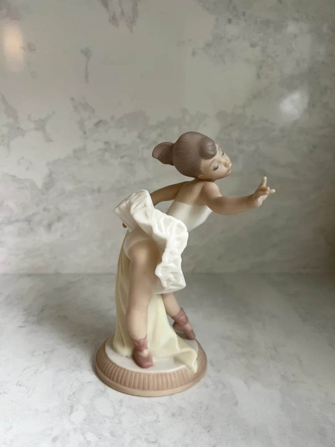 Lladro Ballerina Figurine 1992 Authentic Pristine Condition image indicator(2)