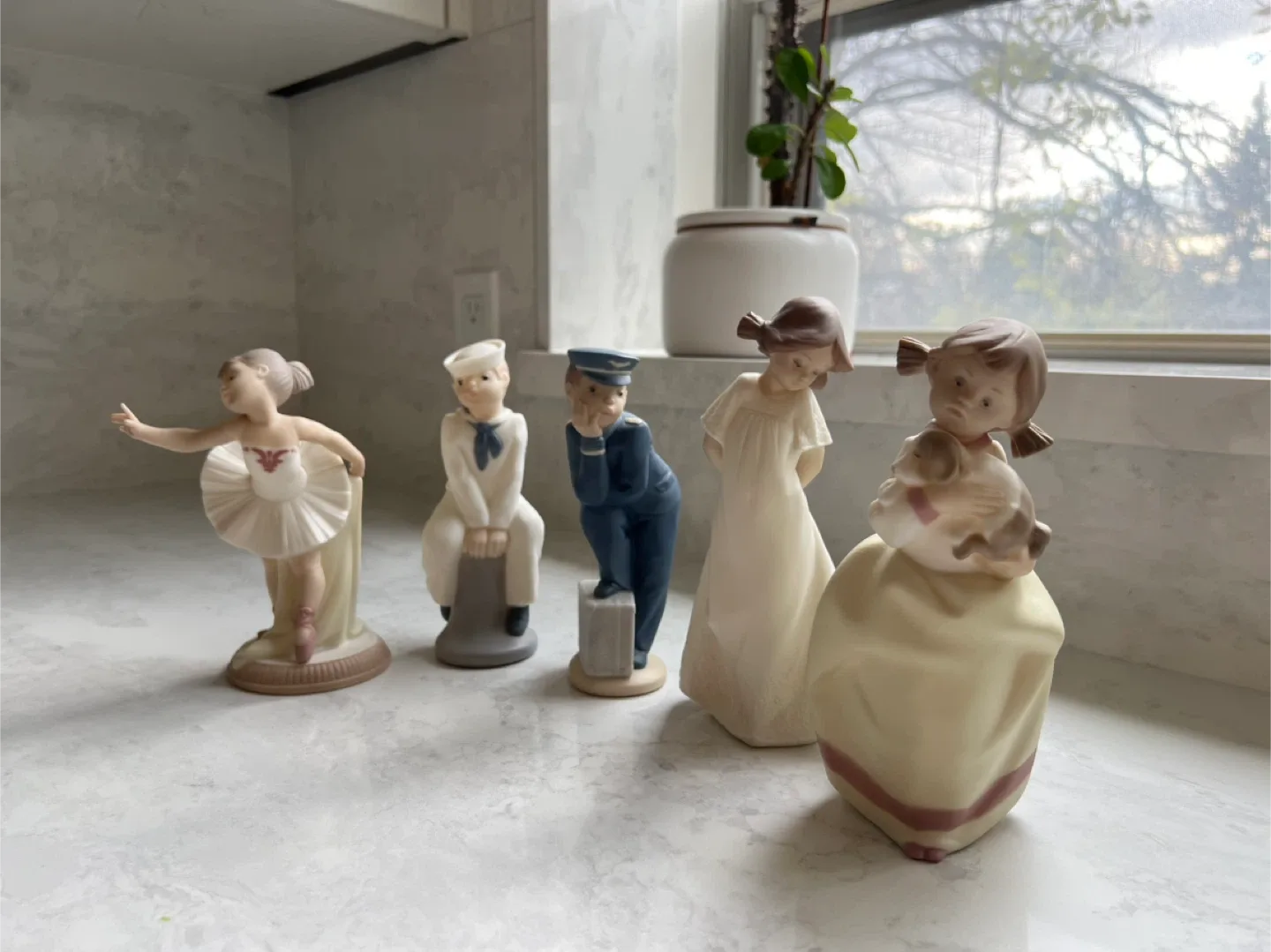 Lladro Ballerina Figurine 1992 Authentic Pristine Condition image indicator(7)