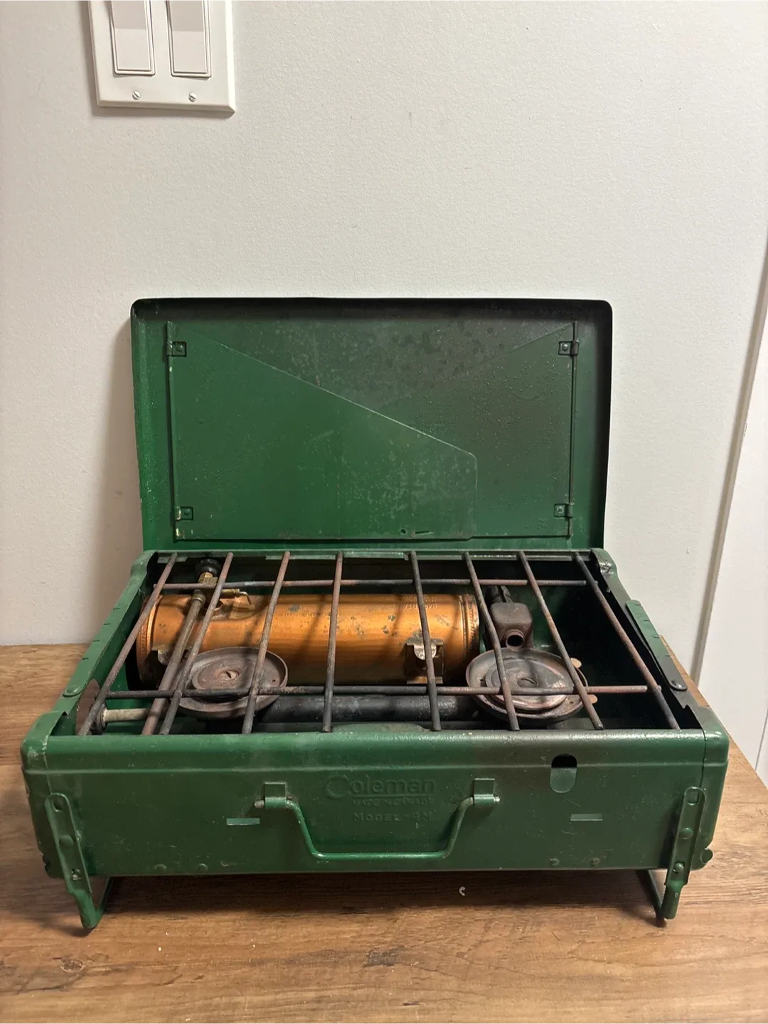 Vintage Coleman Model 425 Two Burner Camp Stove - Green