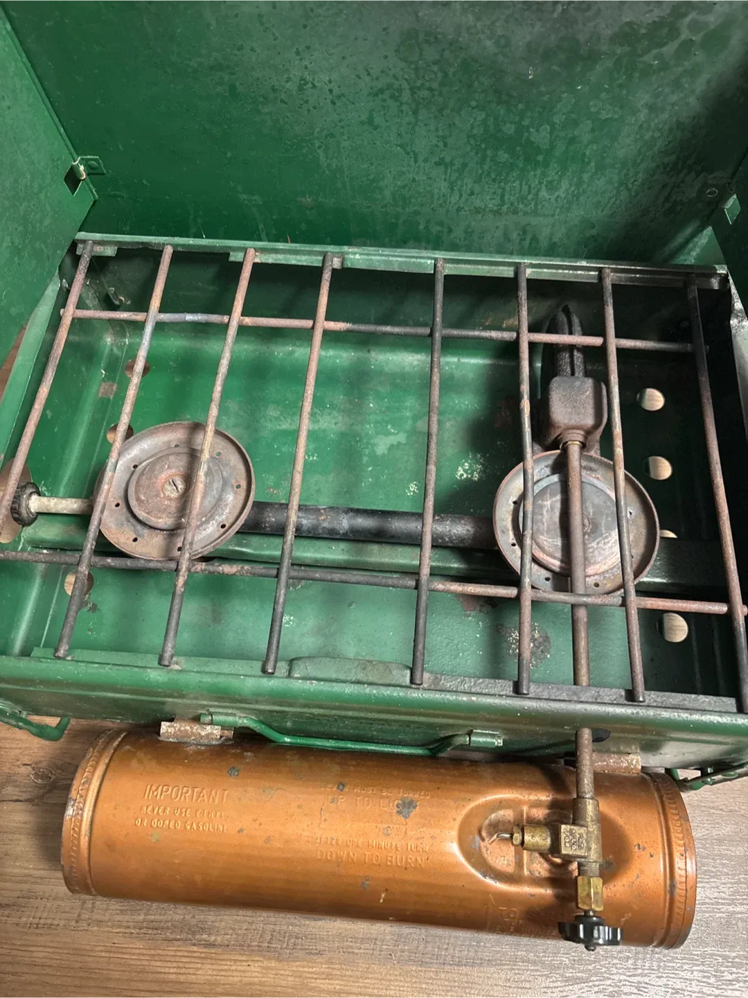 Vintage Coleman Model 425 Two Burner Camp Stove - Green image indicator(8)