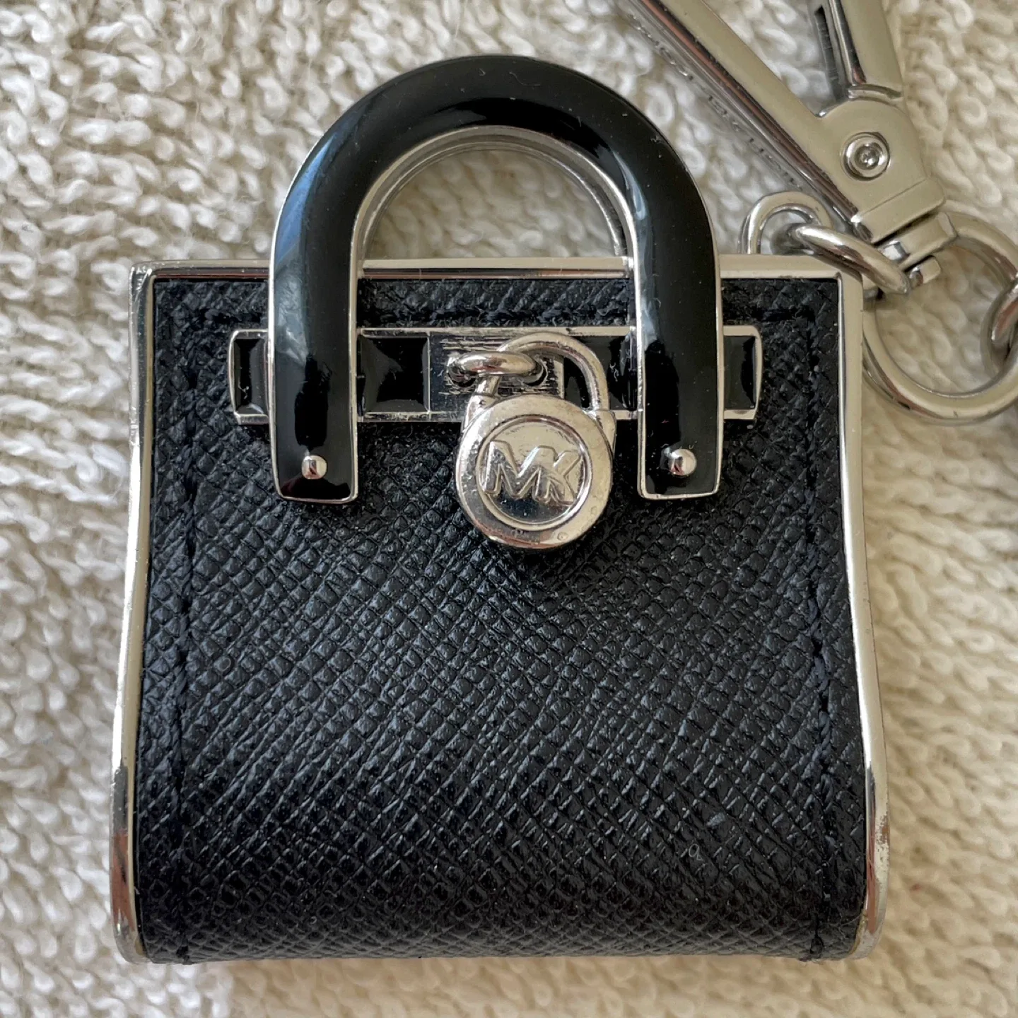 Michael Kors✨Black Mini Bag Keychain image indicator(3)
