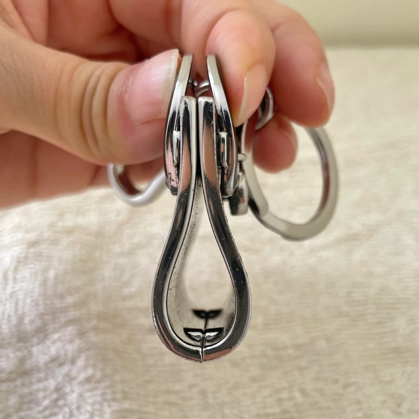 Michael Kors✨Black Mini Bag Keychain image indicator(9)