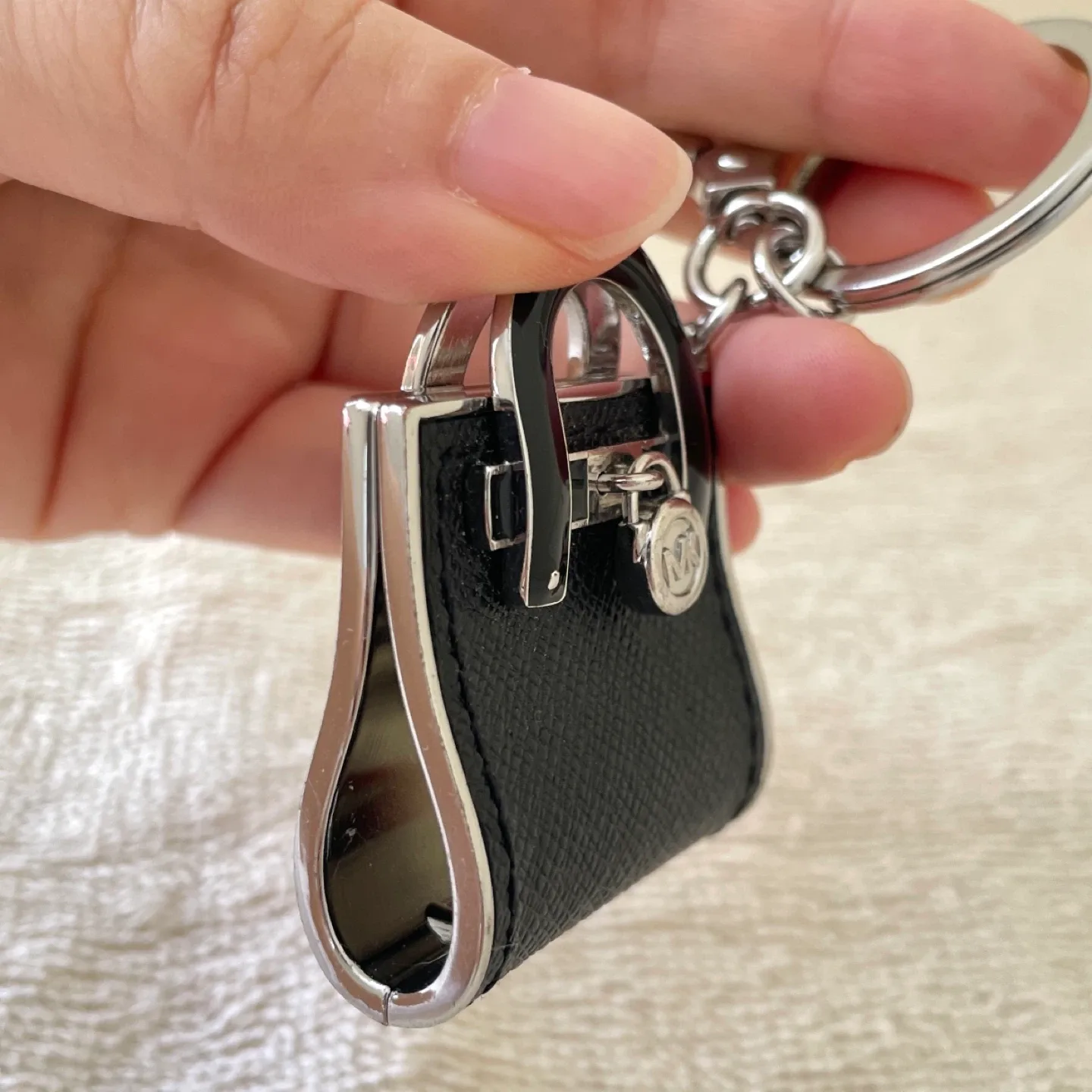 Michael Kors✨Black Mini Bag Keychain image indicator(8)