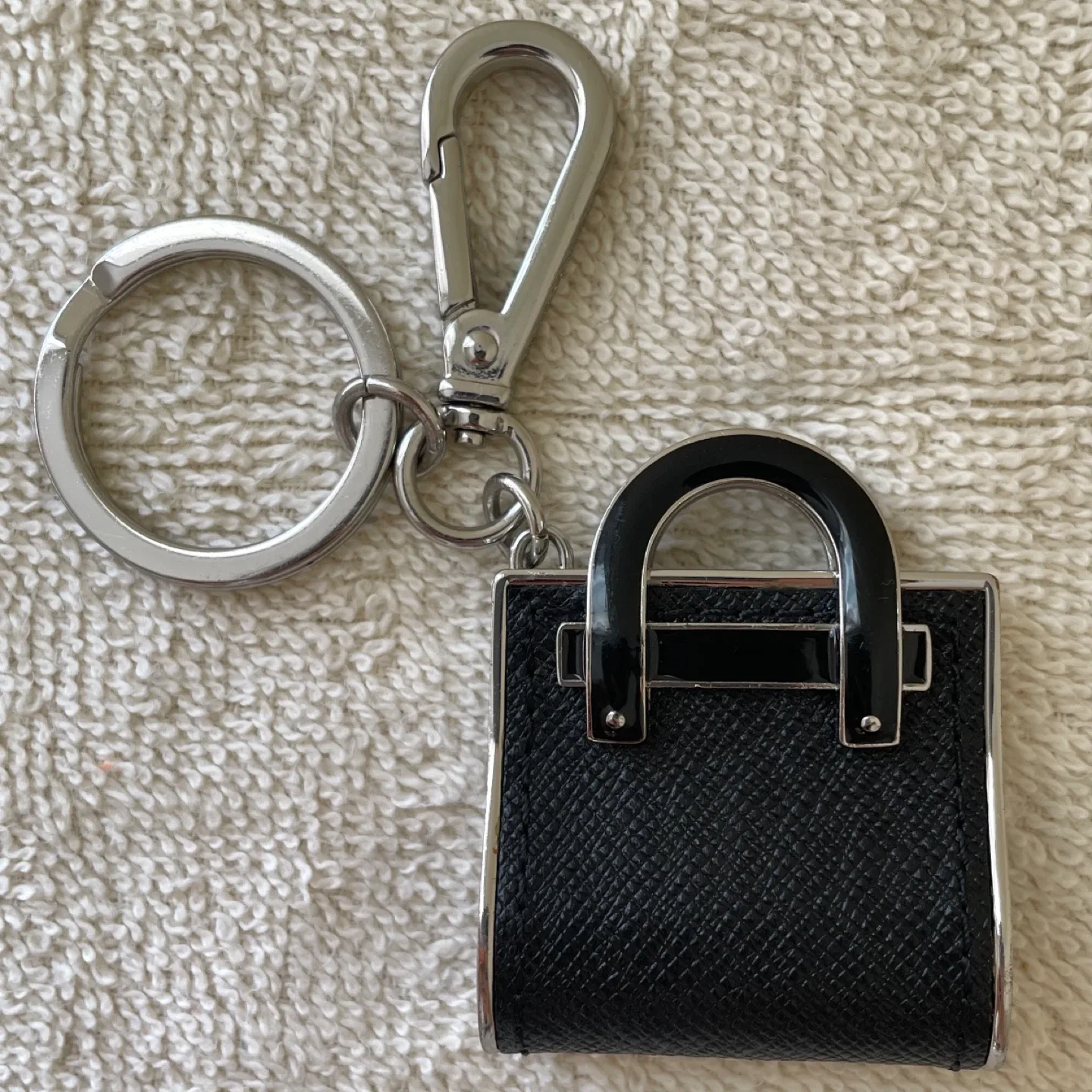 Michael Kors✨Black Mini Bag Keychain image indicator(7)