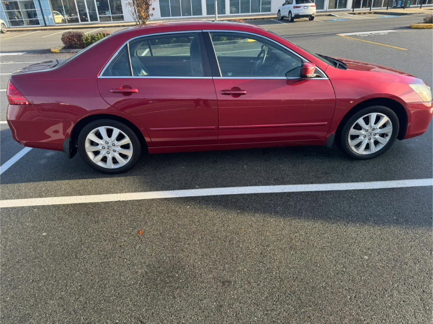 Honda Accord Sedan - Red image indicator(6)