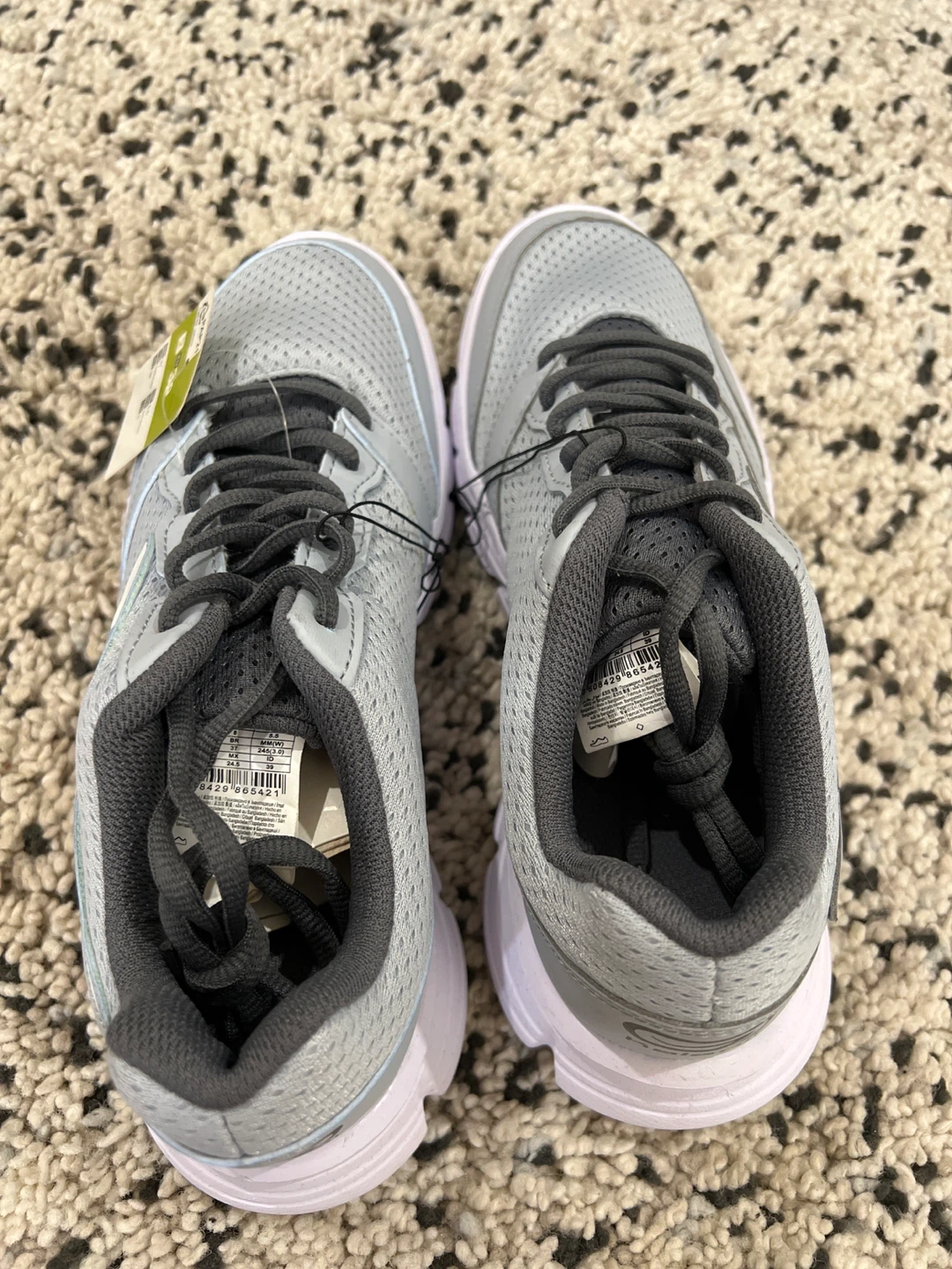 Women's Running Shoes - size 8 - photo 3