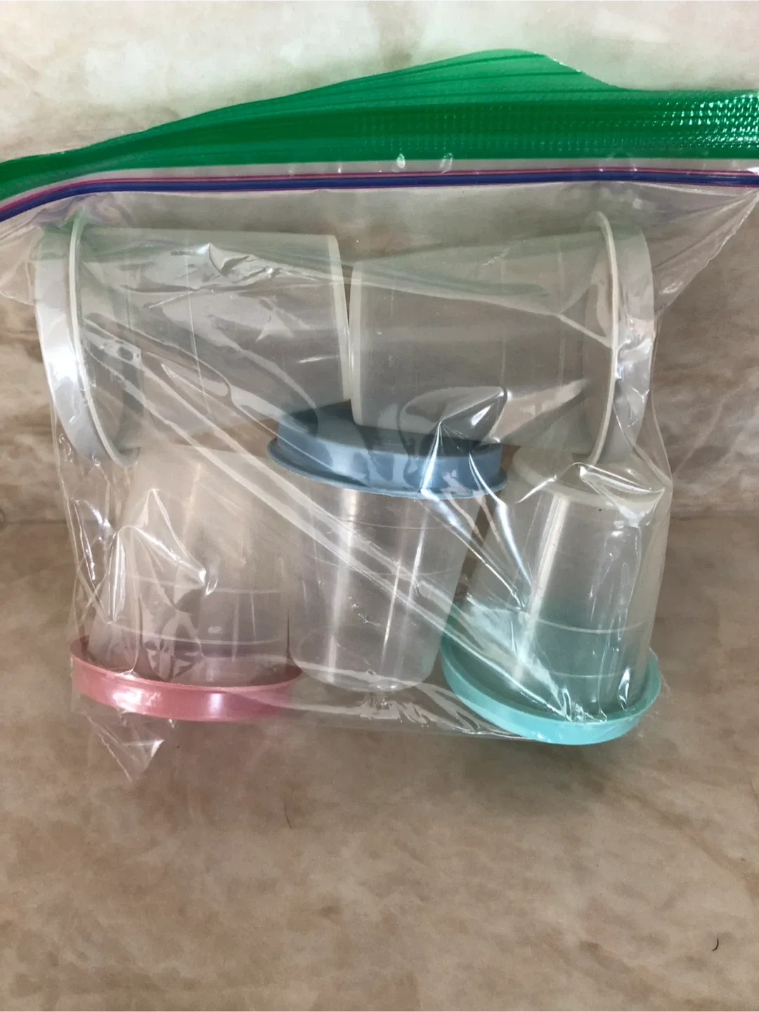 5 Tupperware Midgets with lids