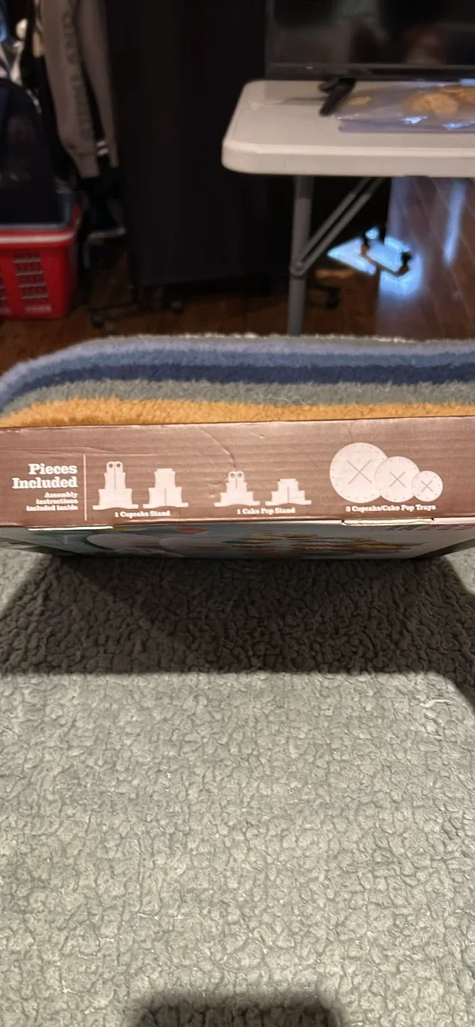 Dual Cupcake & Cake Pop Stand image indicator(4)