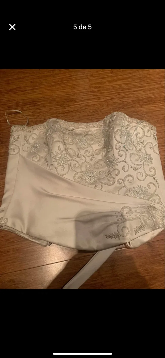 Maggie Sottero Haute Couture Wedding Dress image indicator(3)