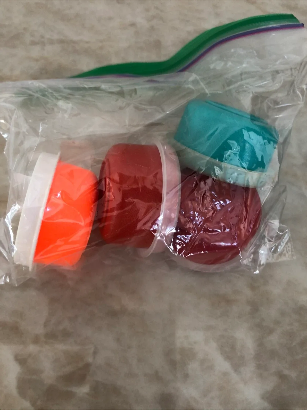 4 tiny Tupperware Smidgets