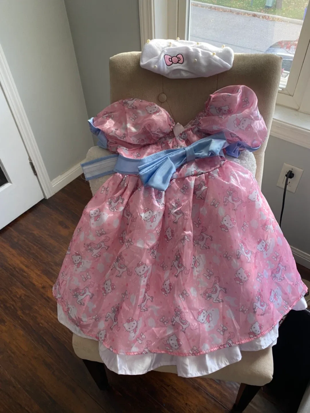 Hello Kitty Costume Size Medium