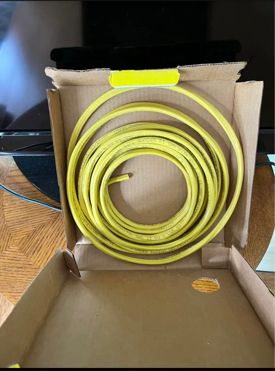 Southwire Romex Simpull 12/3 Wire - 25 ft. image indicator(2)