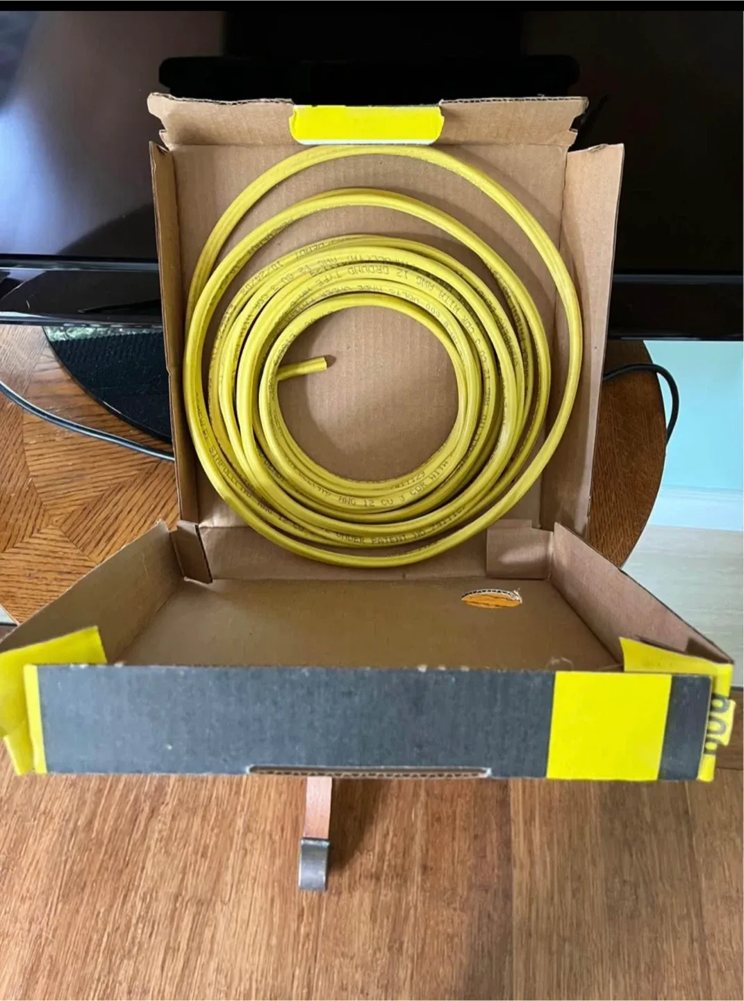 Southwire Romex Simpull 12/3 Wire - 25 ft. image indicator(3)