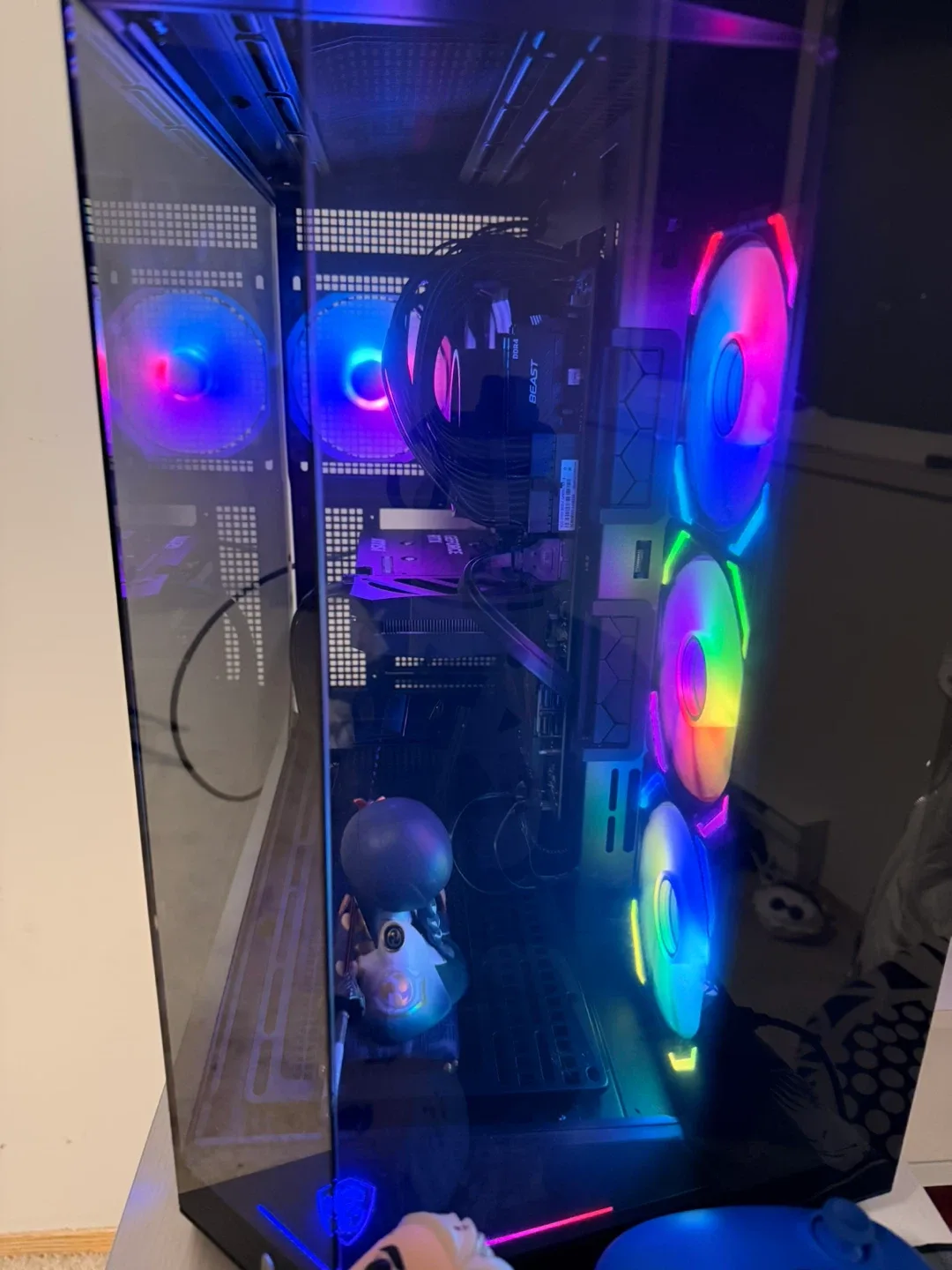 Custom Gaming PC with GeForce RTX image indicator(2)