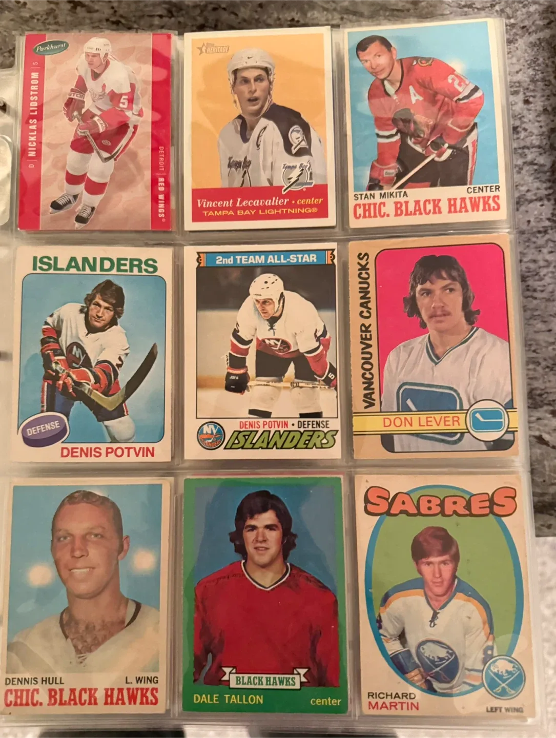 Vintage Hockey Trading Cards Collection image indicator(2)