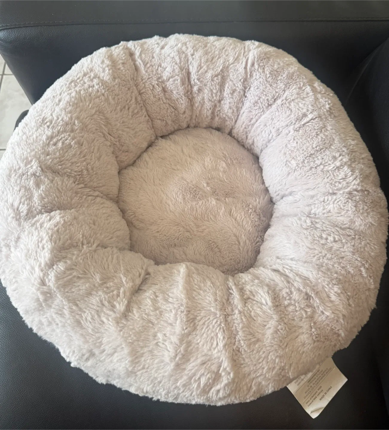 Fringe Cat Bed - Like New! image indicator(2)