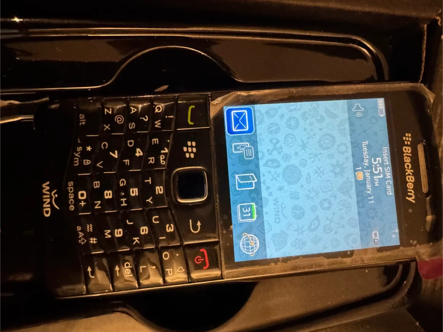 Blackberry Pearl 9100 Black image indicator(4)