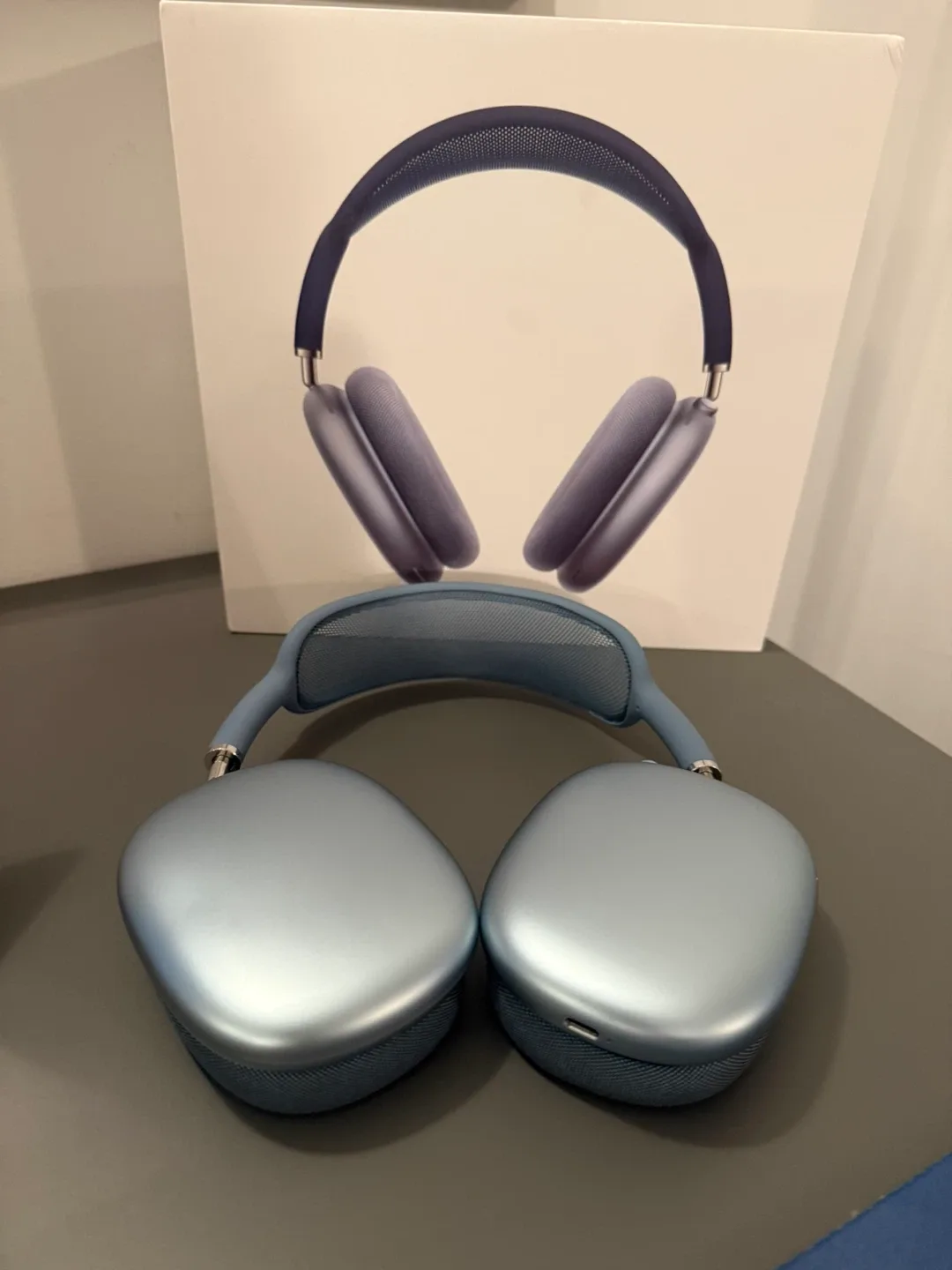 Apple AirPods Max - Blue image indicator(3)