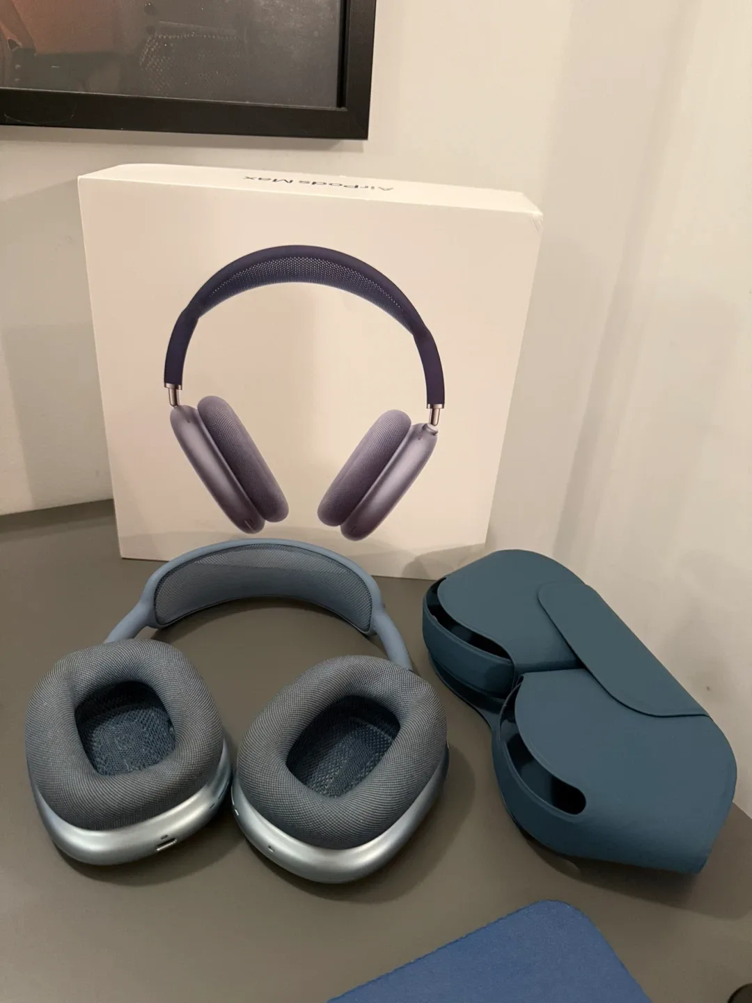 Apple AirPods Max - Blue image indicator(2)