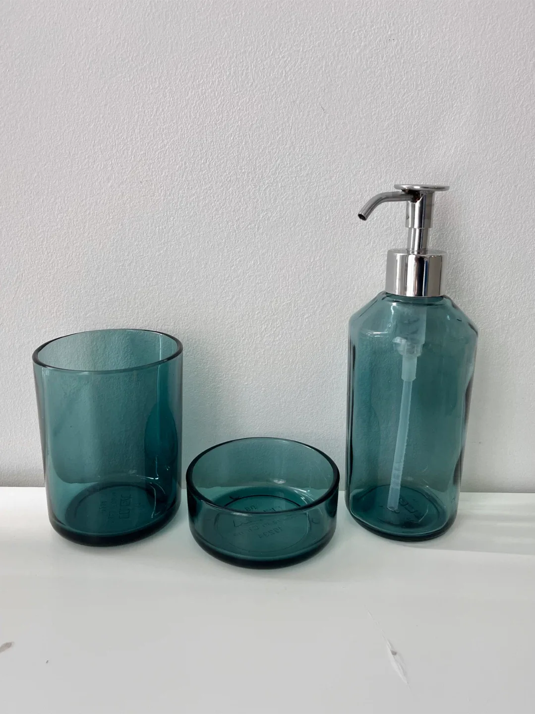 3-piece bathroom set image indicator(3)