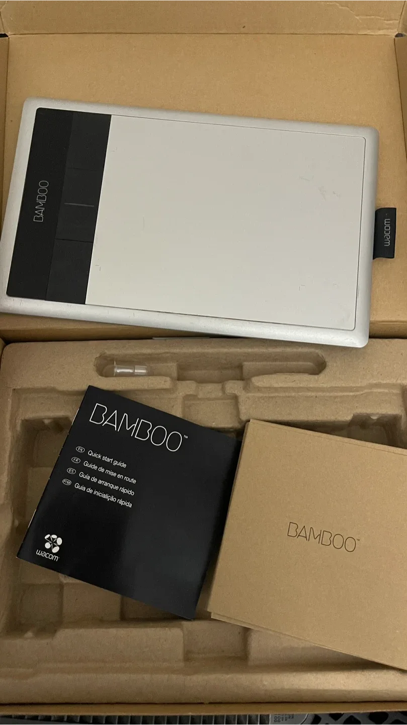 Wacom Bamboo Tablet, no pen* image indicator(2)