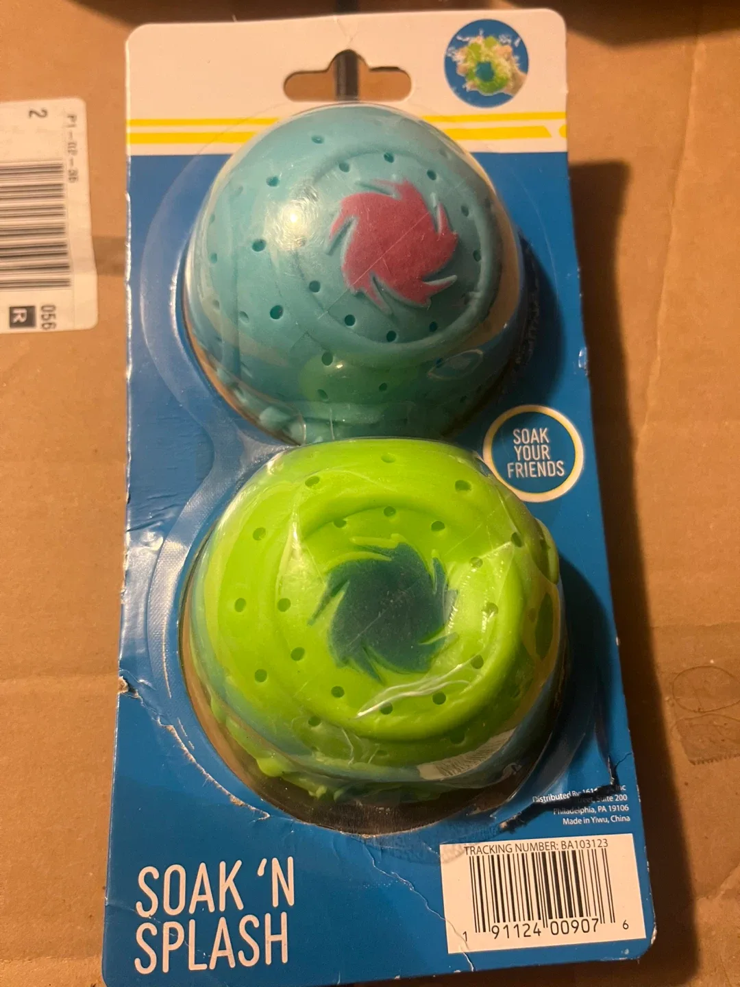 Dive Rings, Spooky Cat Toys, Beach Ball, Soak 'N Splash image indicator(2)